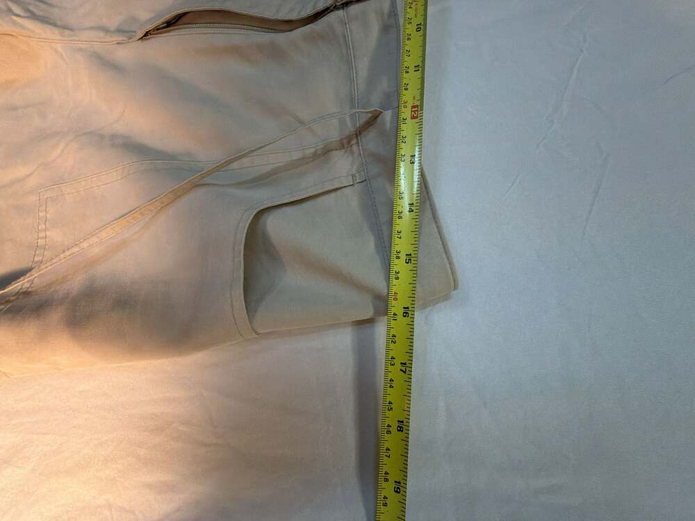 Crazy Horse A Liz Claiborne Company Women's Tan Tencel-Blend Casual Shorts 10 - Picture 3 of 6